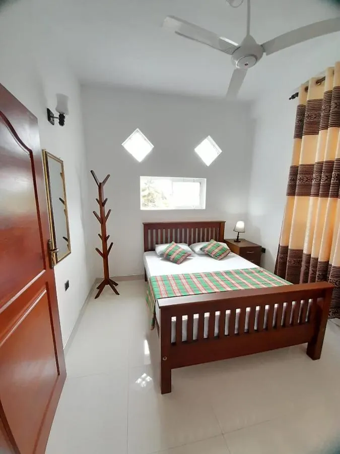 Jasmine Apartments Negombo 0*,
